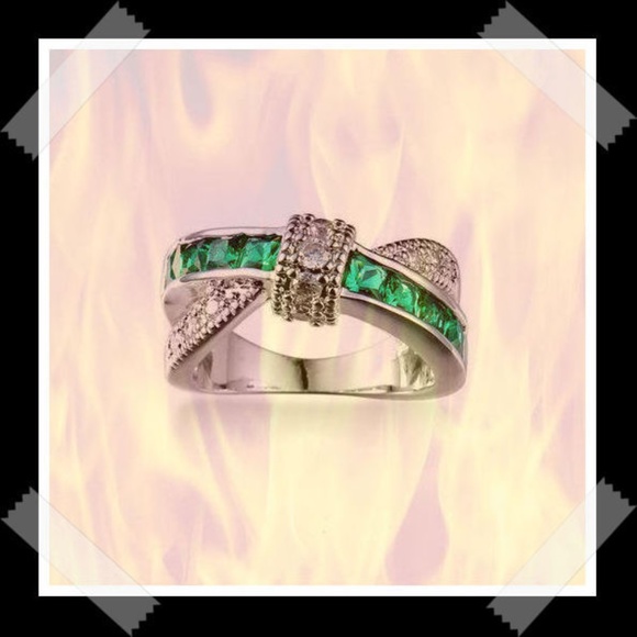 Green Emerald & Rhinestone Chris-Cross Ring Silver - Picture 4 of 5